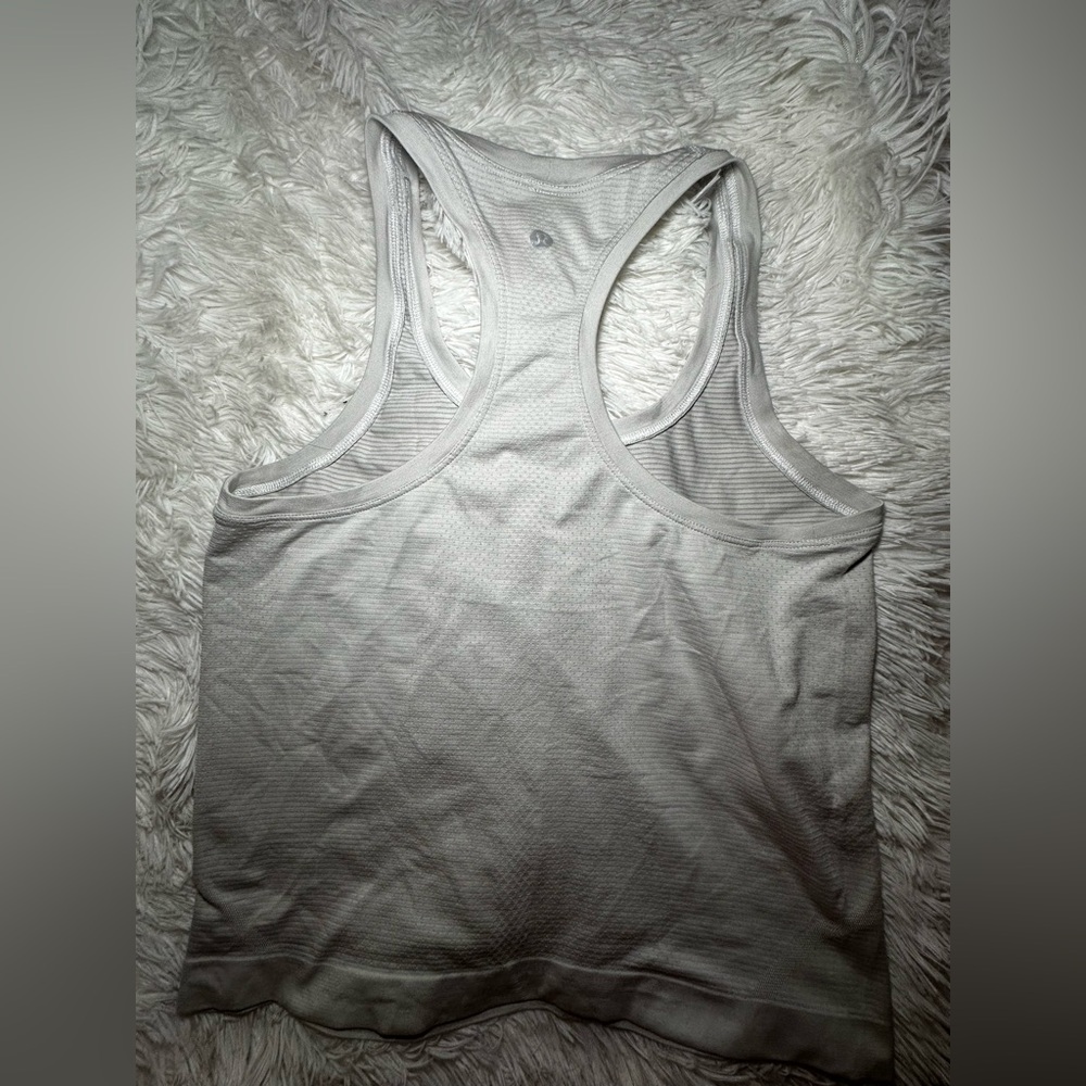 Lululemon Size 4 Tank Top - Picture 2 of 4
